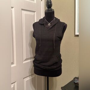 Black Sleeveless Hoodie Top